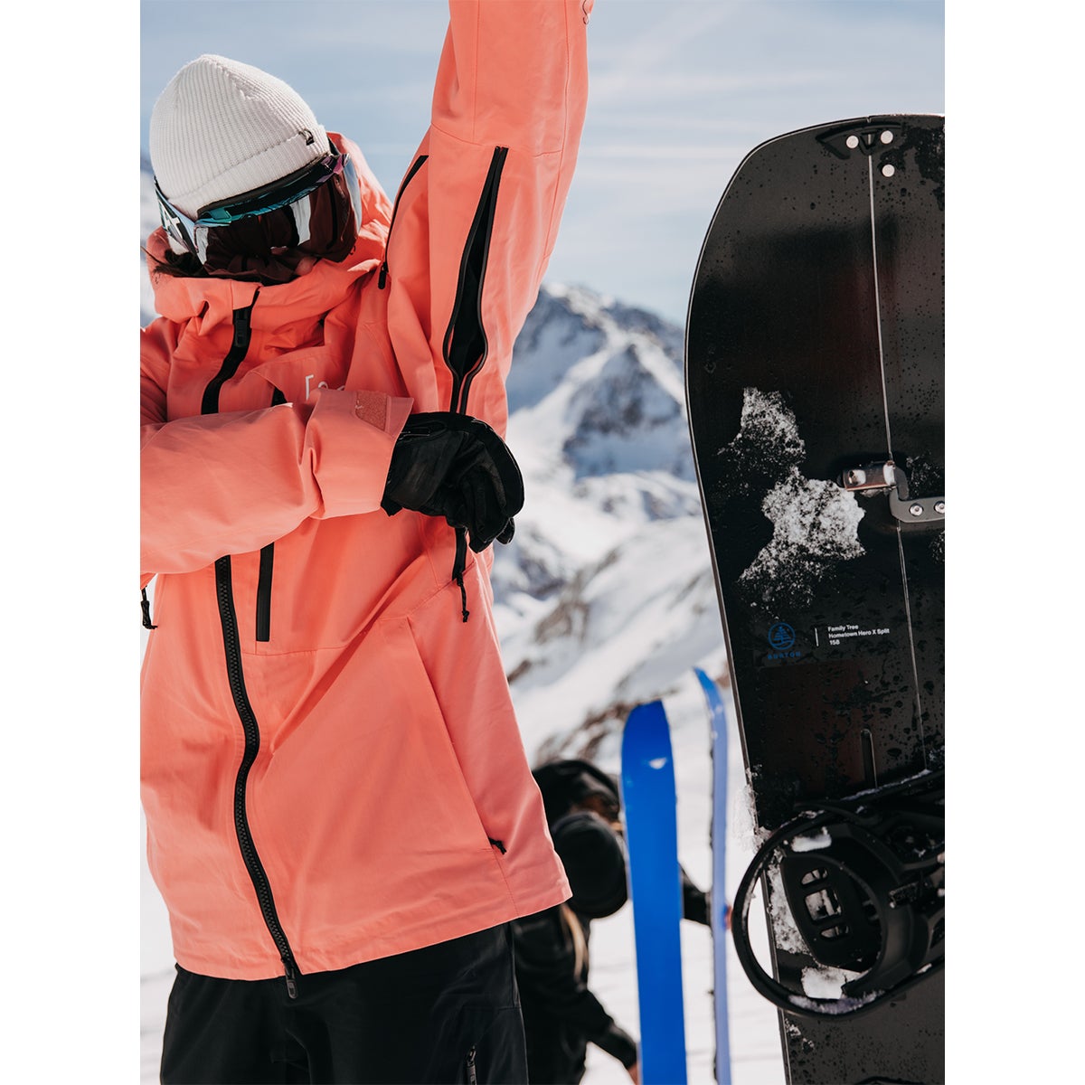 Burton ak Gore Tex Cyclic Jacket in Reef Pink Boardertown