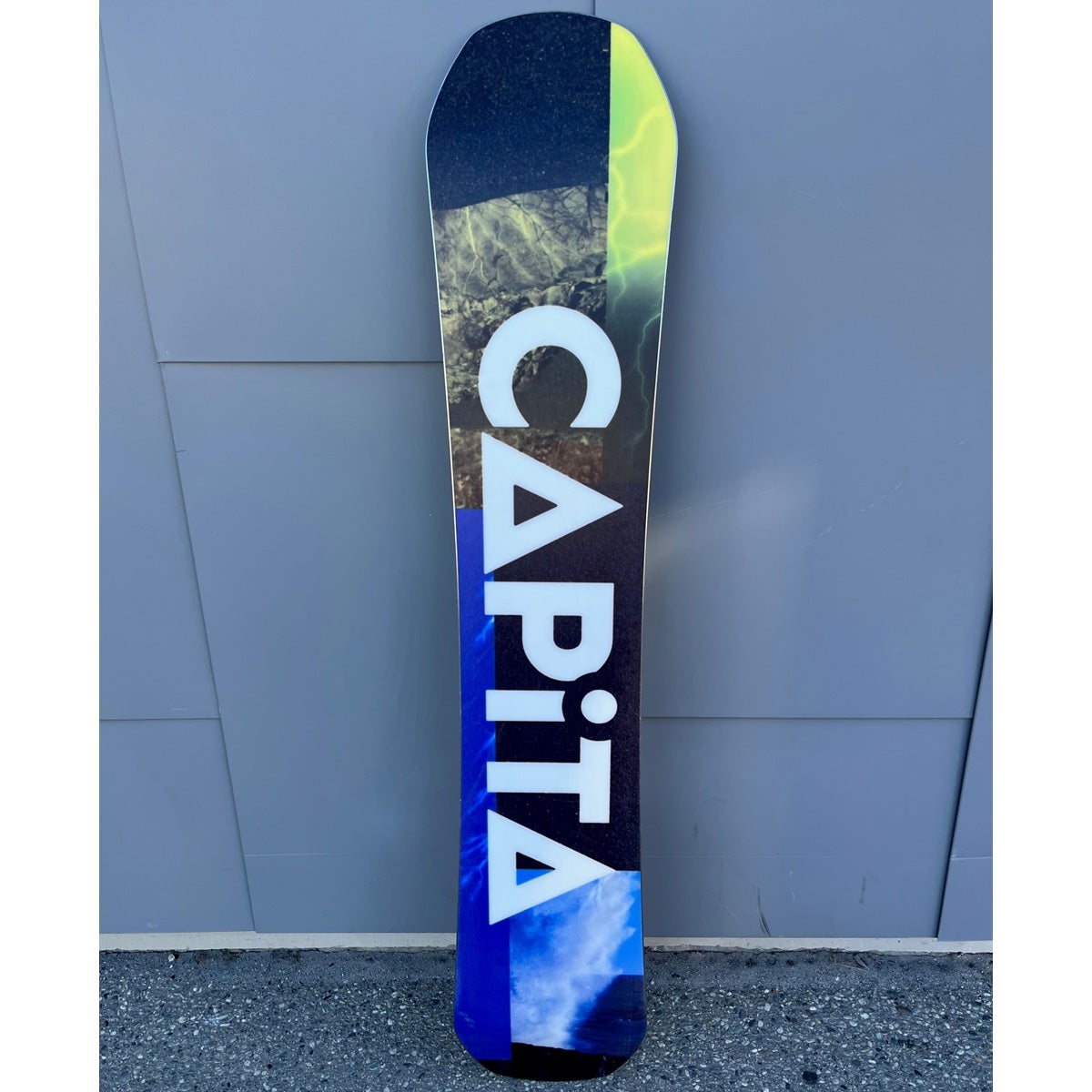 Capita Defenders Of Awesome Snowboard 2024 Ex Demo in Multi