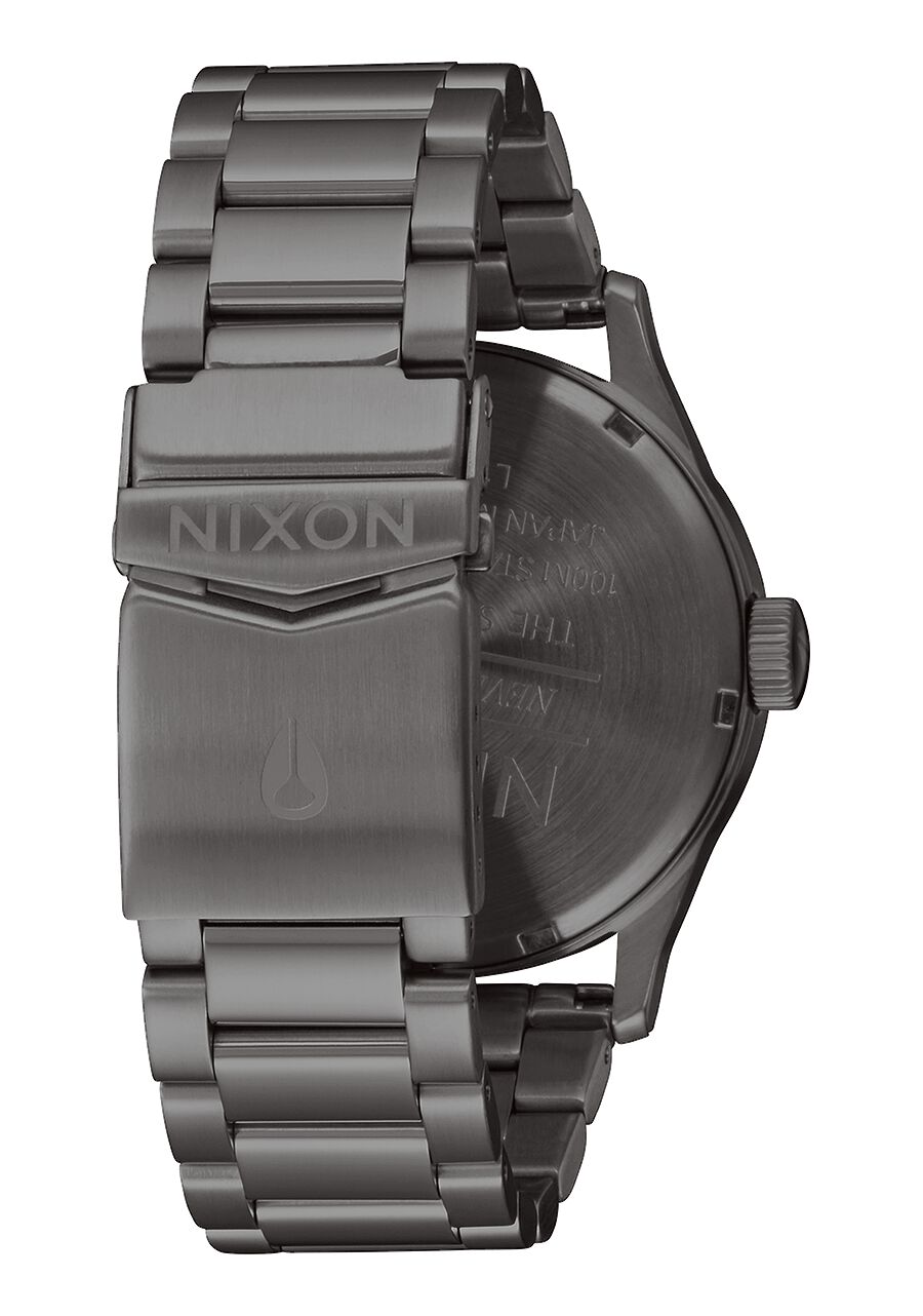 Nixon hotsell passport ss